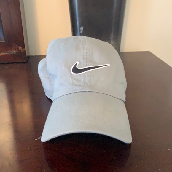 light grey nike hat